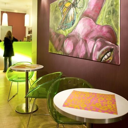 Dahlia Inn Praha Bagian luar foto